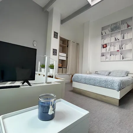 2 Near Gare De - Deauville