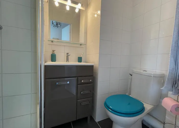 2 Near Gare De - Deauville